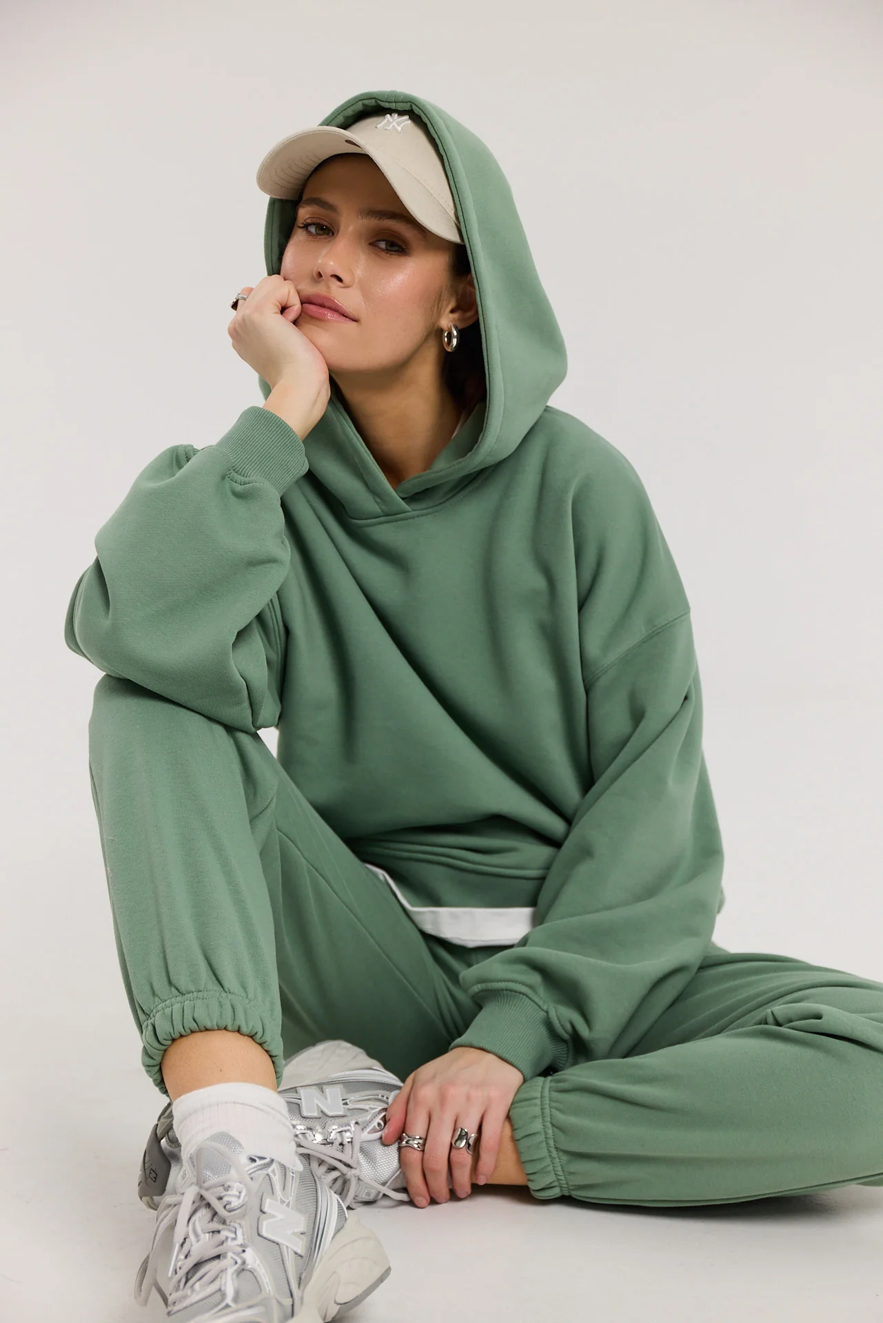Bluza Boyfriend Hoodie dark matcha - Image 12