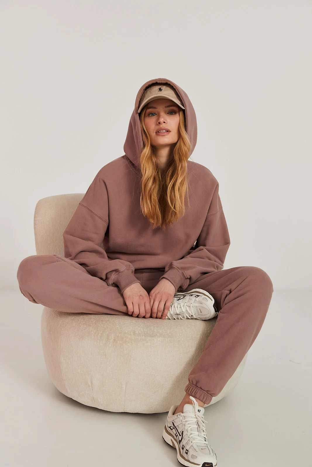 Bluza Boyfriend Hoodie mocca mousse - Image 11