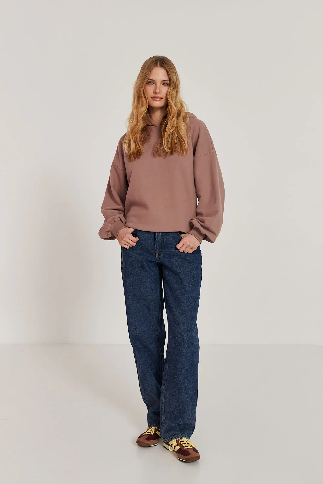 Bluza Boyfriend Hoodie mocca mousse - Image 13