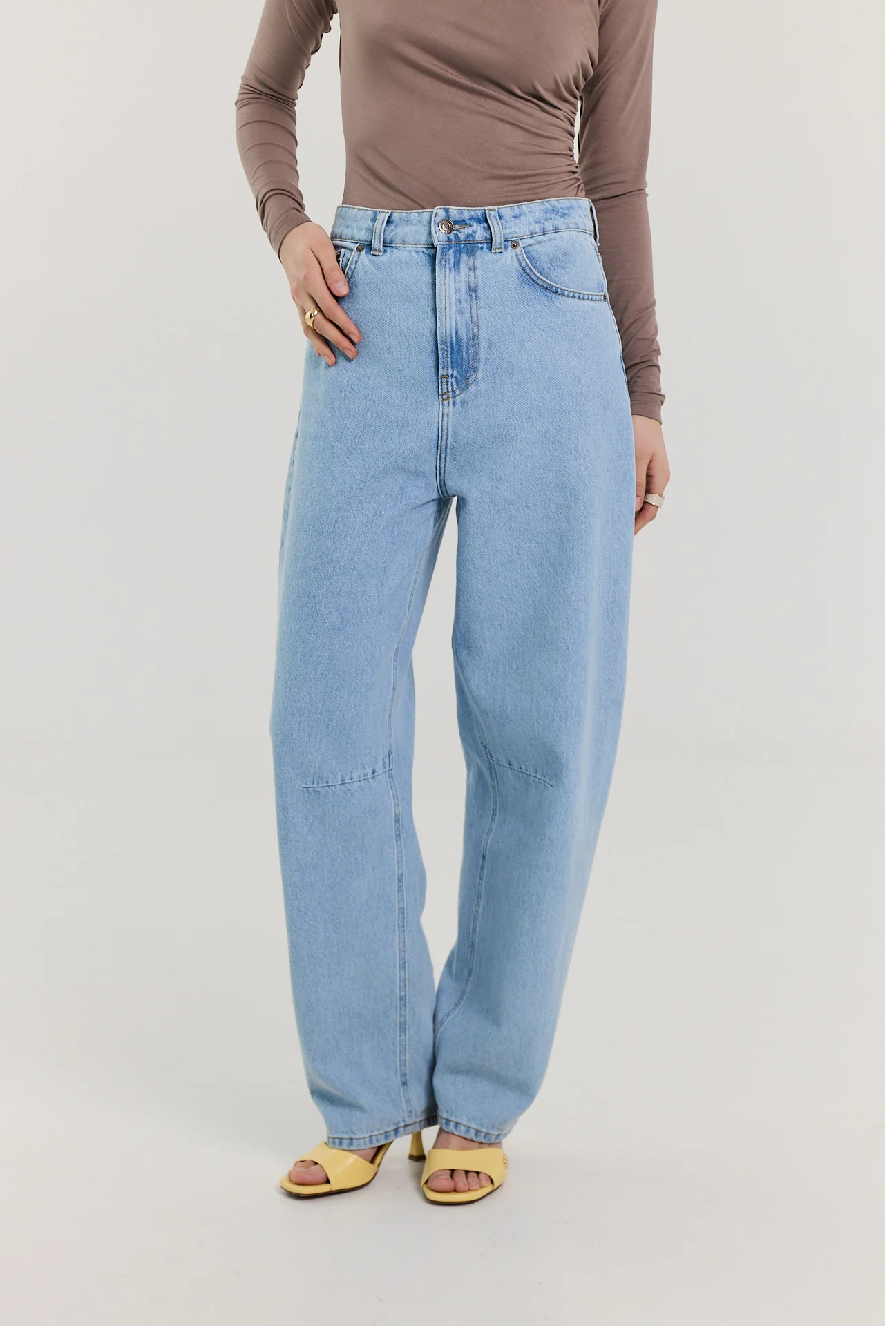 Jeansy Barrel light blue