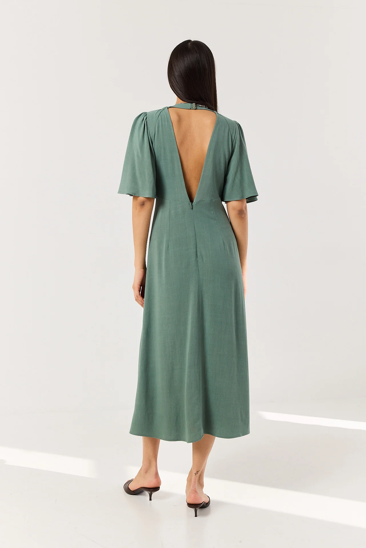 Sukienka Alessa smoky green - Image 10