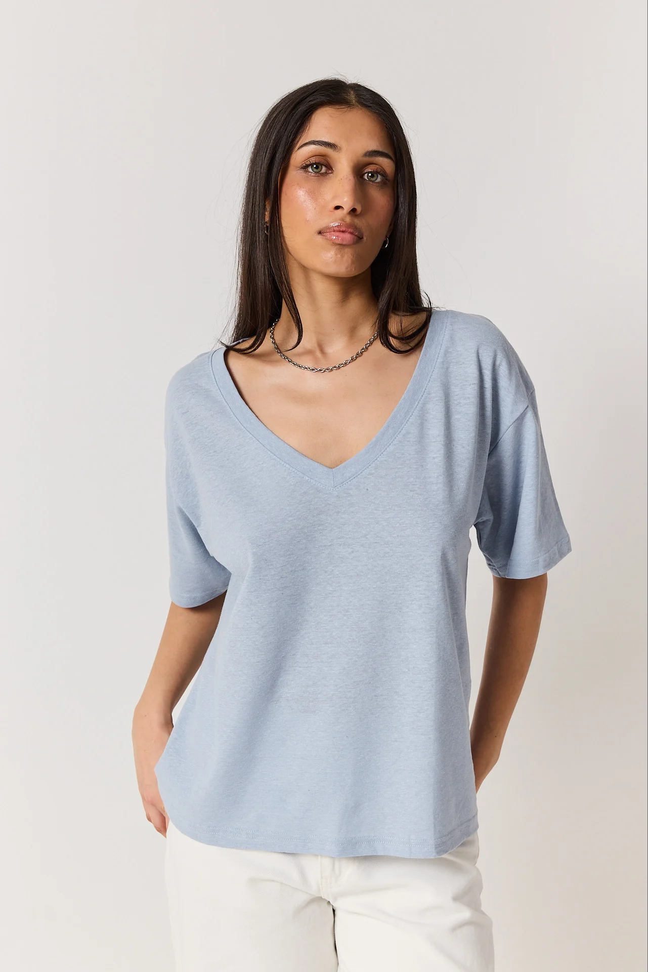 T-shirt V linen powder blue - Image 2