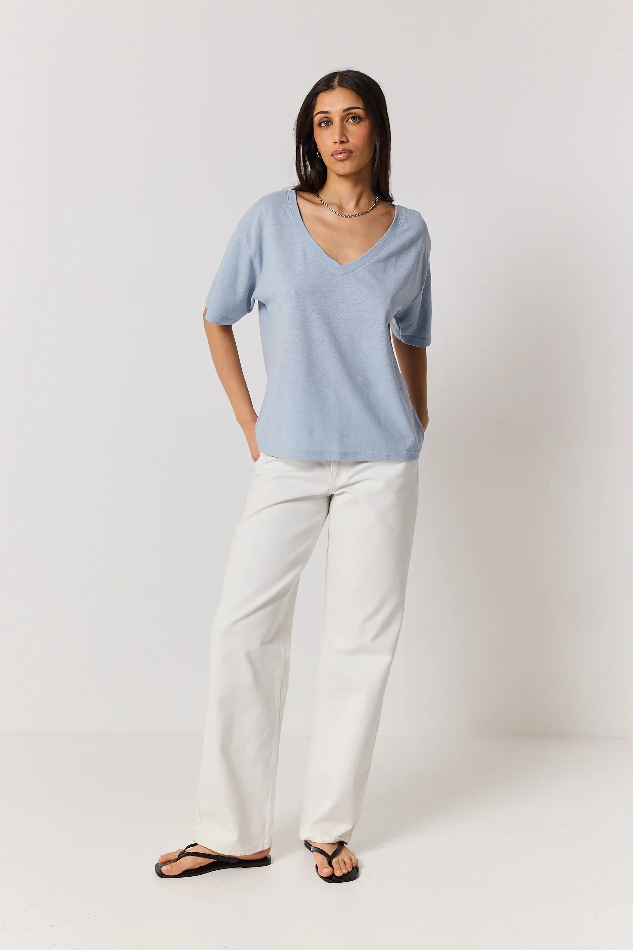 T-shirt V linen powder blue - Image 3